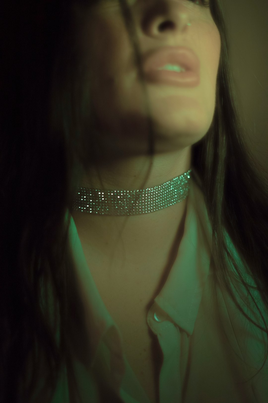 Chokers: The Statement Neckwear