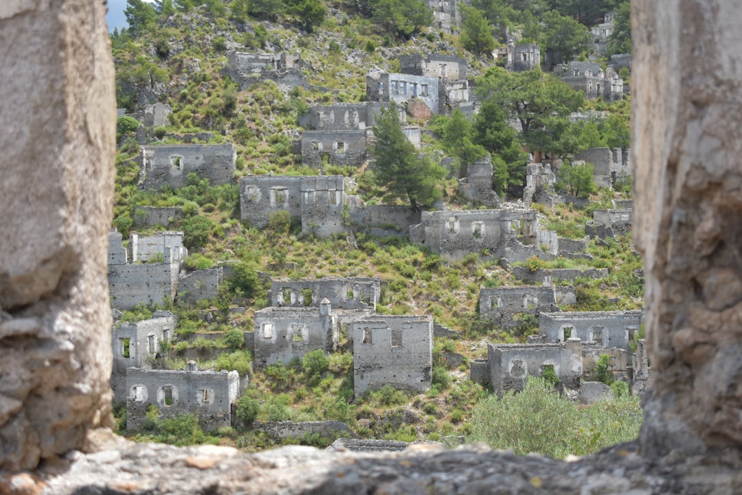 Colonial Foundations Shape a Nation (image credits: unsplash)