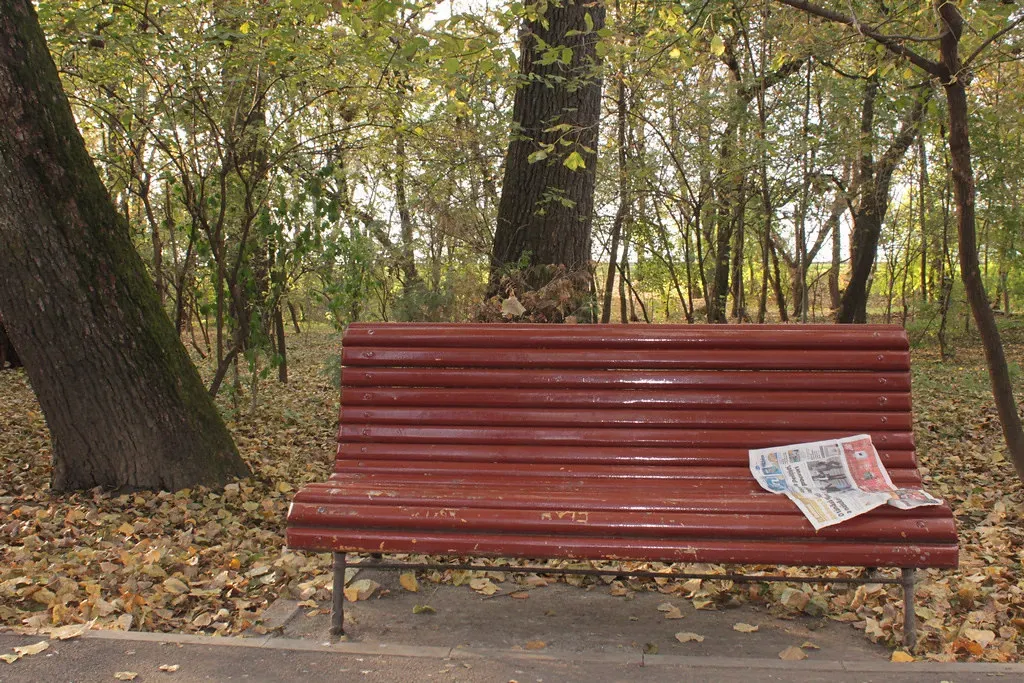 Fewer Face-to-Face Hangouts (Public Domain Photos, Flickr, CC BY 2.0)