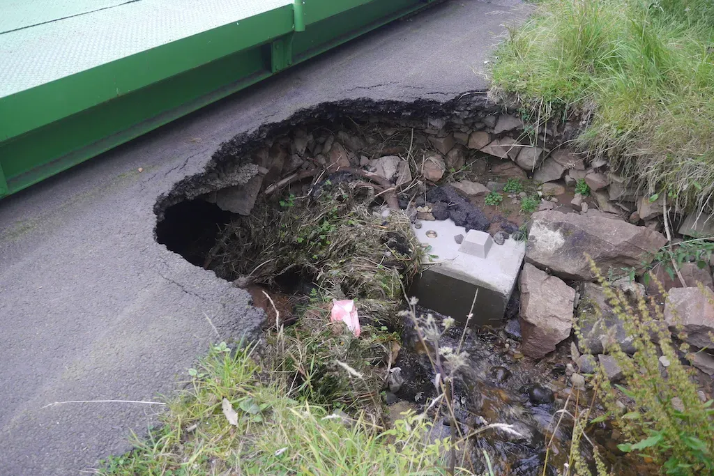 Stormwater Systems Collapsing Under Extreme Weather (Image Credits: Wikimedia)