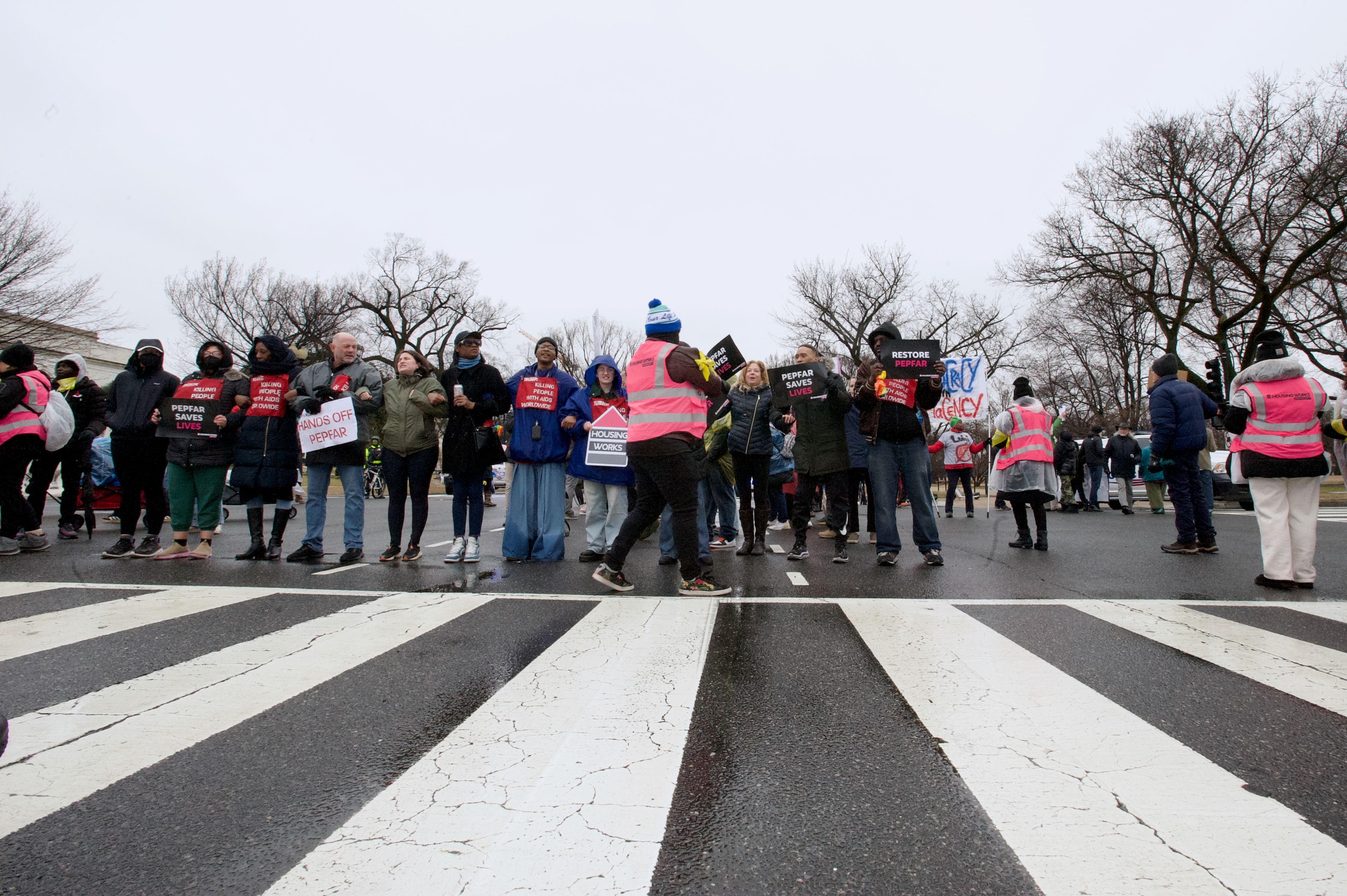 States Unite Against Executive Overreach (image credits: wikimedia)