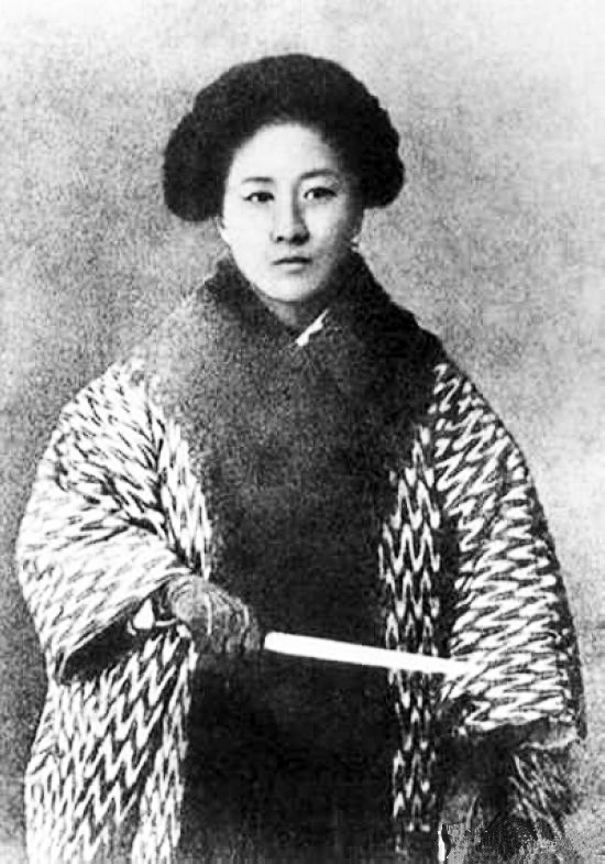 Qiu Jin: China's Sword-Wielding Feminist Revolutionary (image credits: wikimedia)