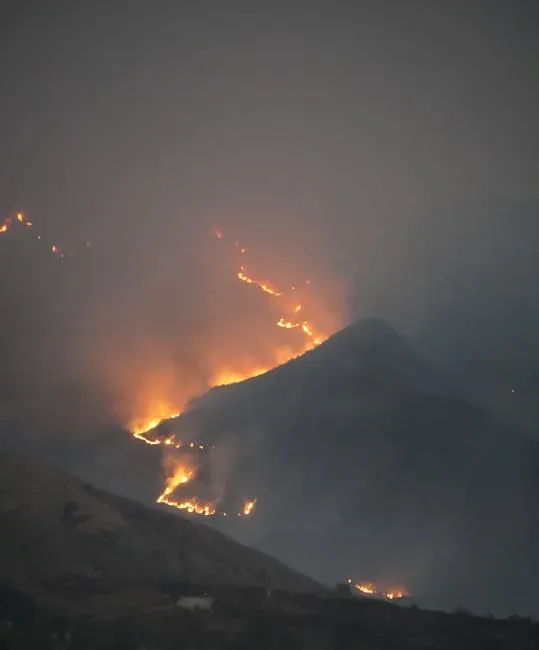 Colorado: Wildfires and Hail Force Cancellations (Image Credits: Pexels)