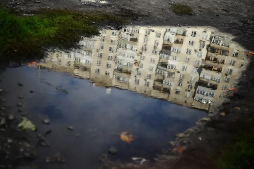 2. Leaks, Floods, and No Basic Utilities (Image Credits: Unsplash)