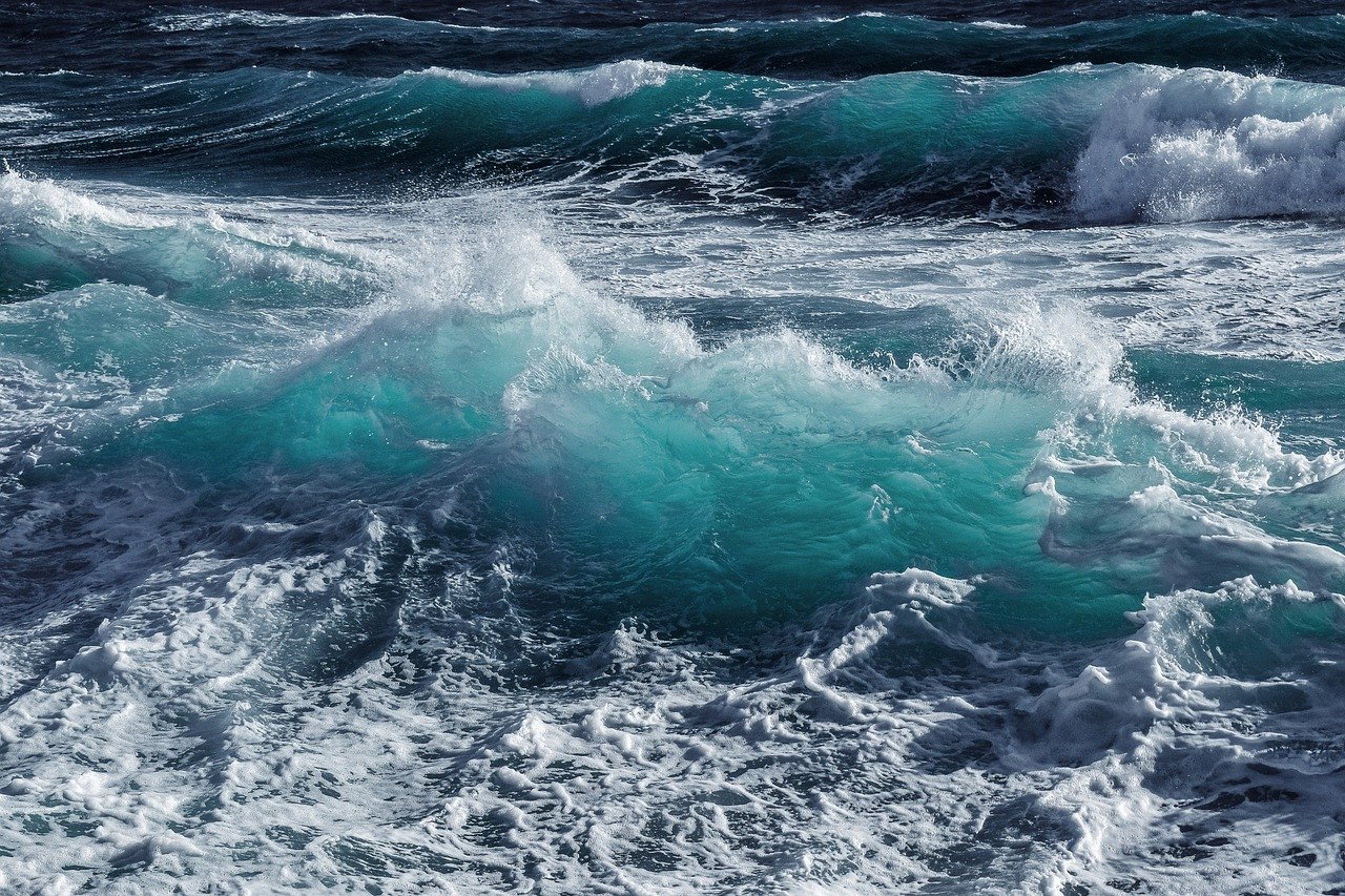 How Ocean Wave Energy Works (image credits: pixabay)