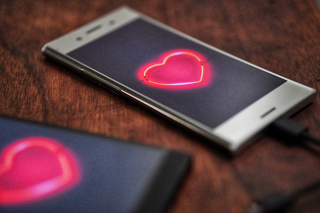 Modern Cheating Goes Digital (image credits: pixabay)