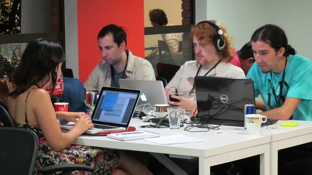 Chile: Startup Funding as a Relocation Incentive (HackSantiago, Flickr, CC BY-SA 2.0)