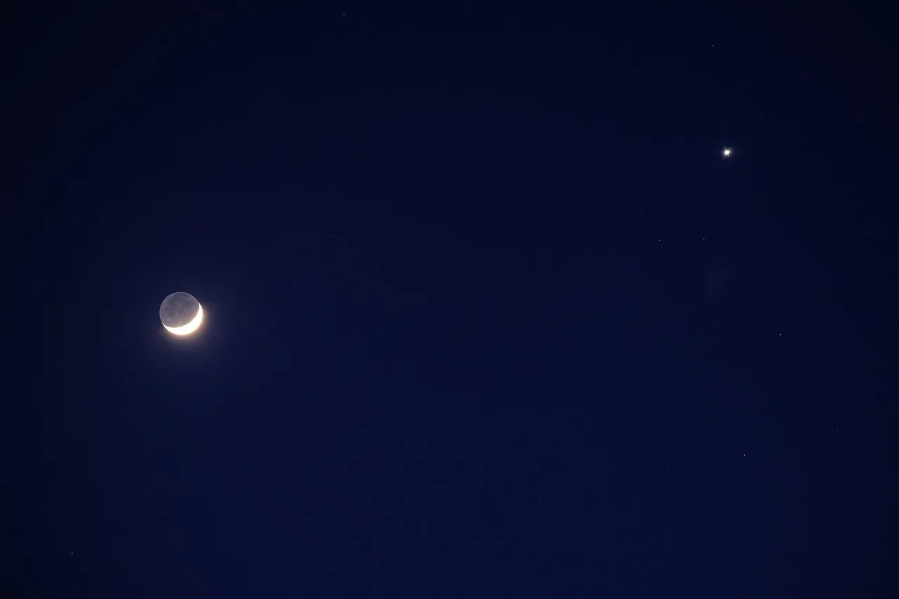 Moon Sextile Venus Eases Relationships (Image Credits: Pixabay)