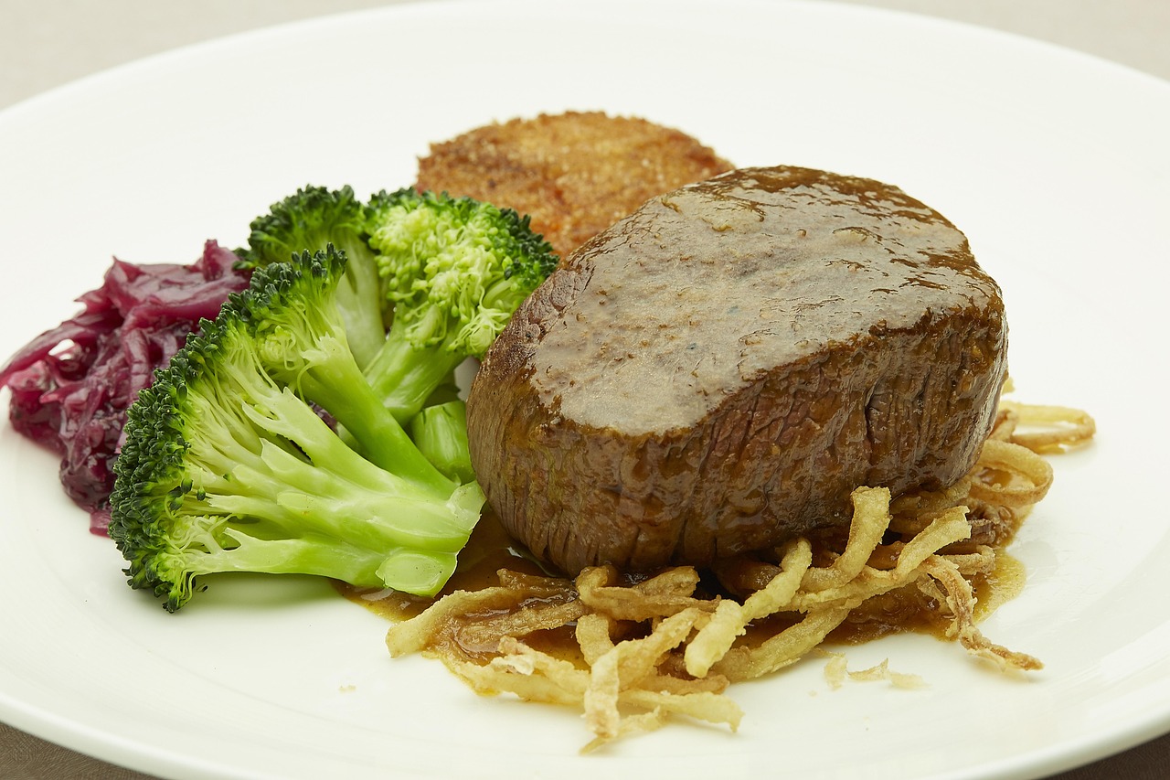 The Filet Mignon: When Done Right, It's Worth Every Penny (image credits: pixabay)