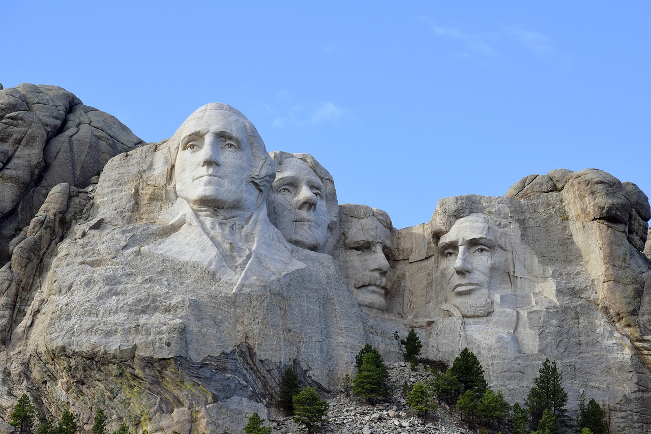 Mount Rushmore's Secret Hall of Records - Hidden Vault Behind Lincoln's Head (image credits: pixabay)