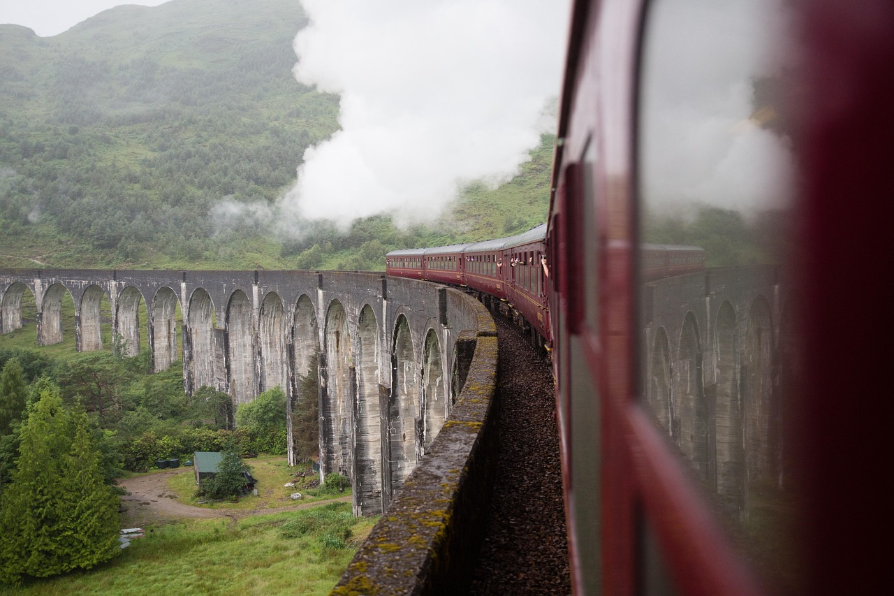 America's Train Travel Renaissance Captures Hearts Nationwide (image credits: pixabay)