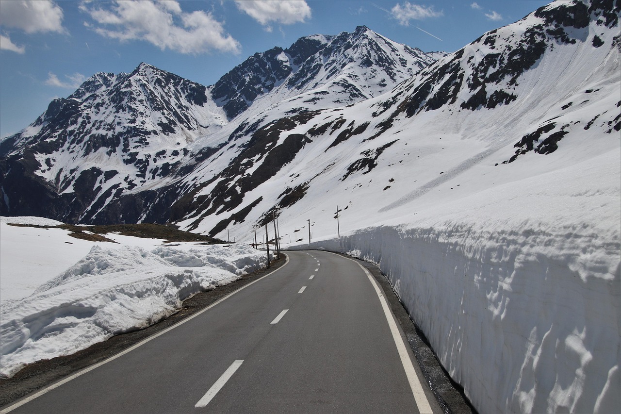 The Steepest Road in America Becomes Impassable (image credits: pixabay)