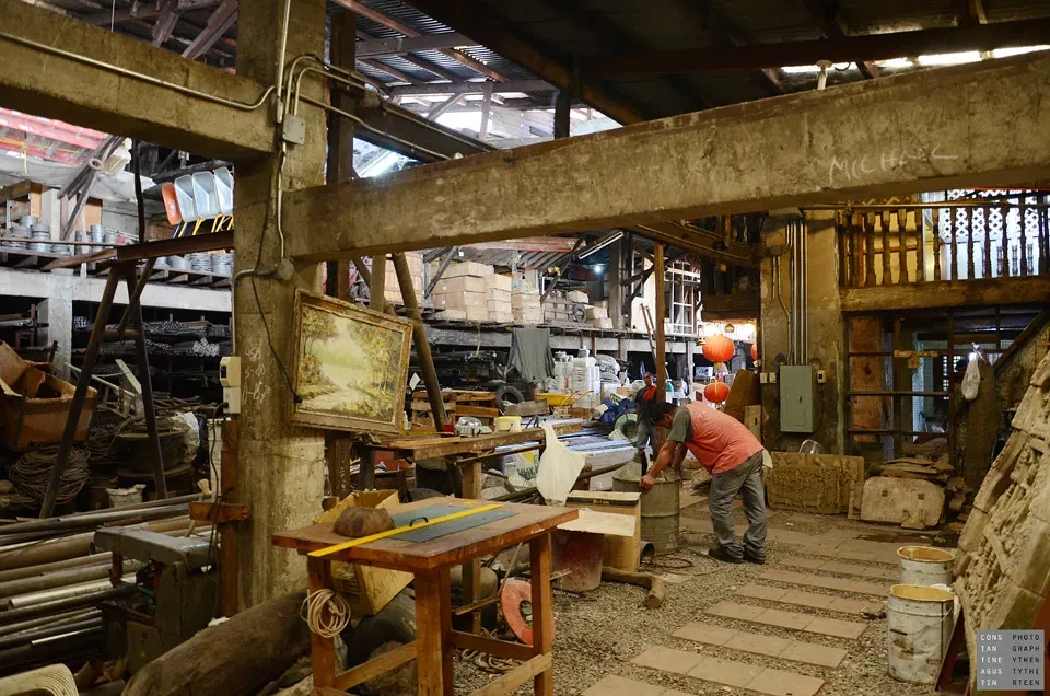 Debates on Happiness Links (Constantine Agustin, Flickr, CC BY-SA 2.0)