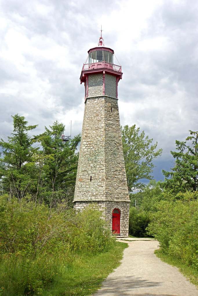 Owl's Head Light and the Little Lady (image credits: flickr)