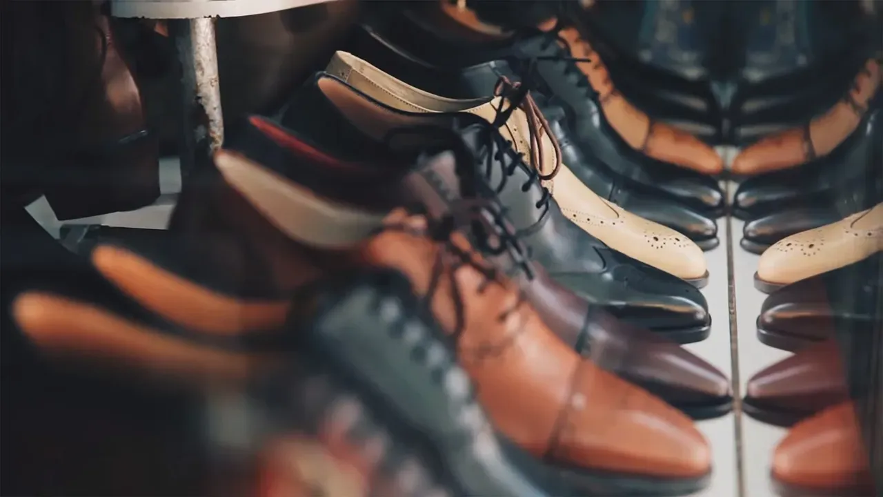 Wearing Shoes Indoors (Image Credits: Pixabay)