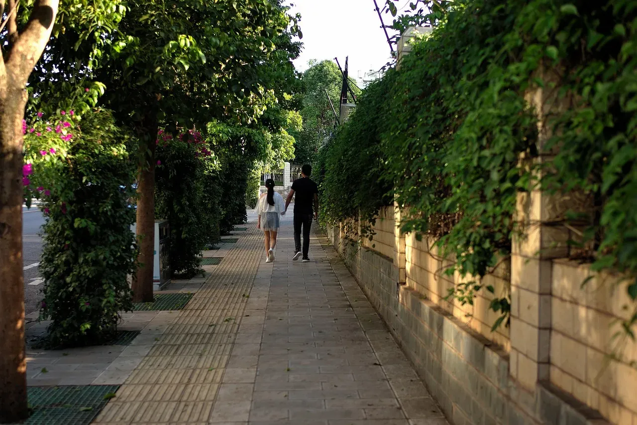 Your Neighborhood's Greenery Is Doing More Than You Realize (Image Credits: Pixabay)