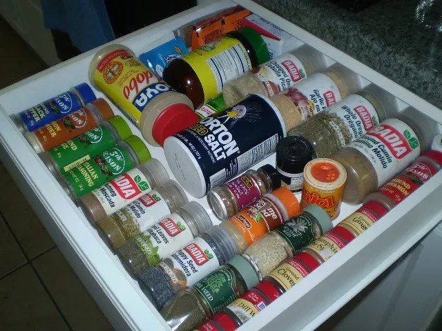 5. Overstuffed Utensil Drawers (EvelynGiggles, Flickr, CC BY 2.0)