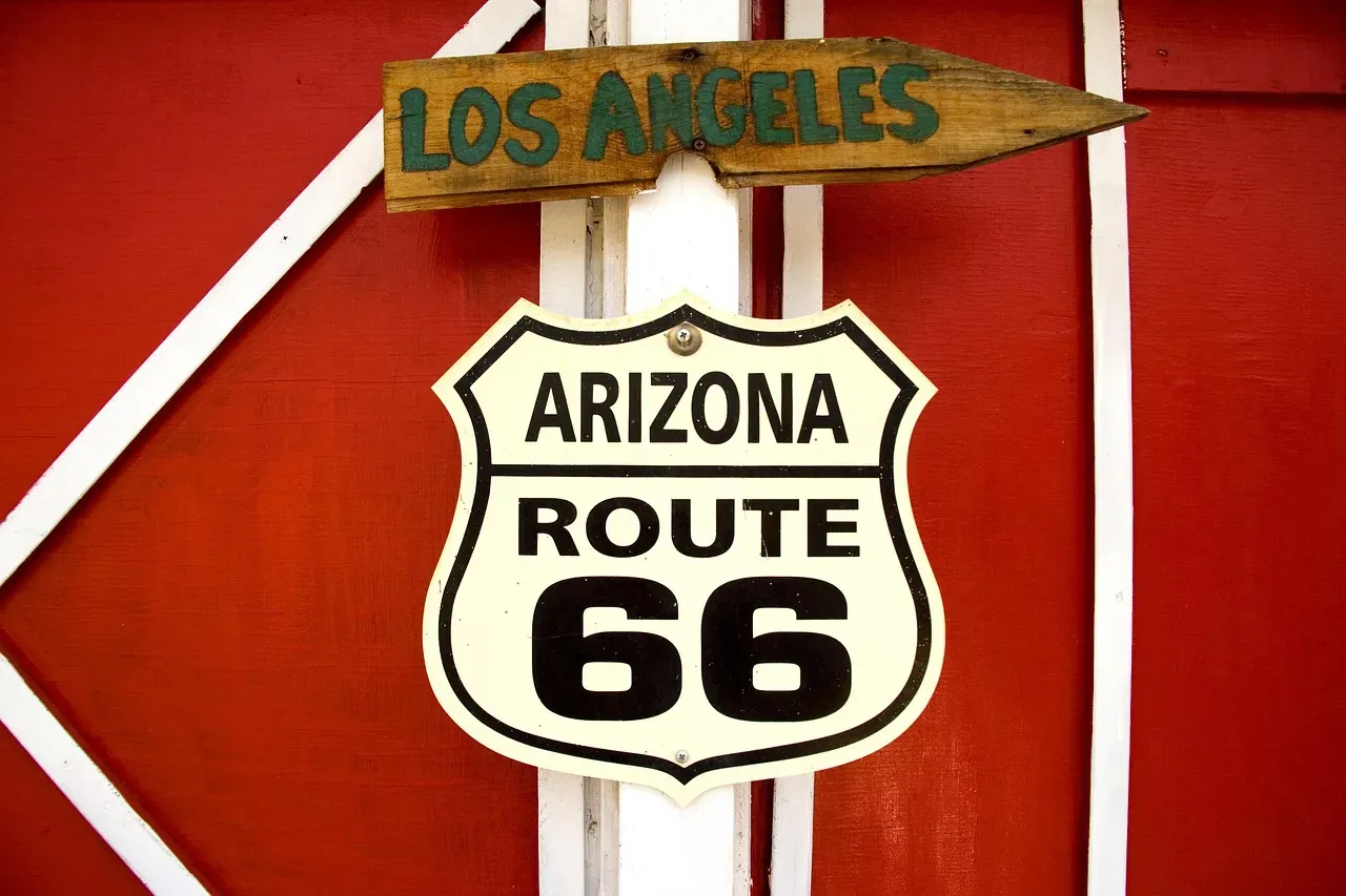 Historic Route 66: The Nostalgic Backbone of American Road Culture (Image Credits: Pixabay)