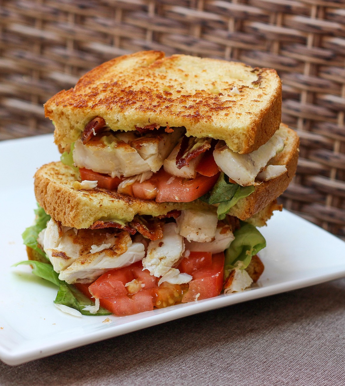 The BLT: Summer's Finest Gets a Year-Round Makeover (image credits: pixabay)