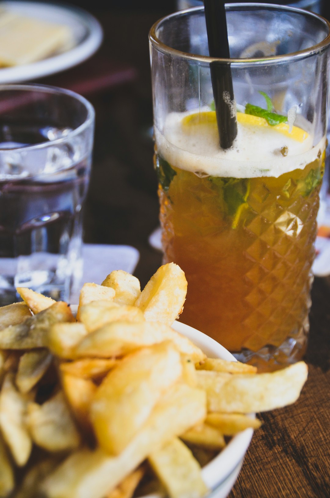 Bennigan's: Irish Hospitality Making a Strategic Return (Image Credits: Unsplash)