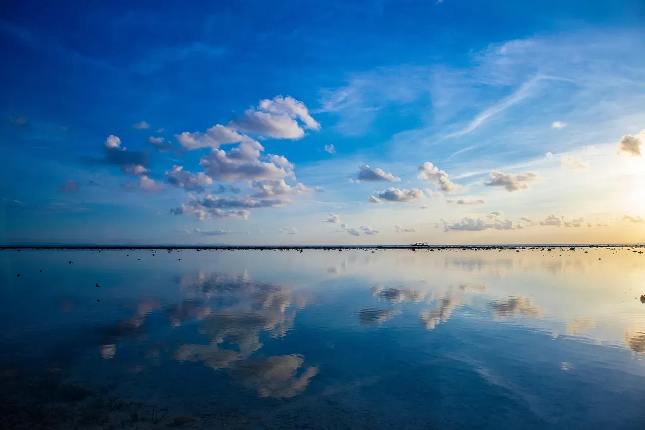 4. Bali, Indonesia – Lombok’s Beaches Breathe Easier (Image Credits: Pixabay)