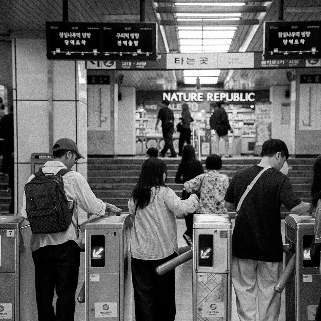 Choosing Public Transit or Carpooling (Image Credits: Unsplash)