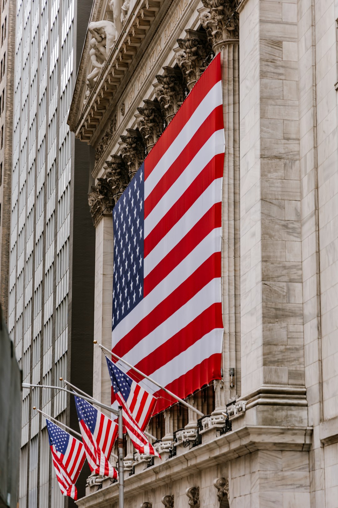 Financial System Control That Shapes Global Rules (image credits: unsplash)