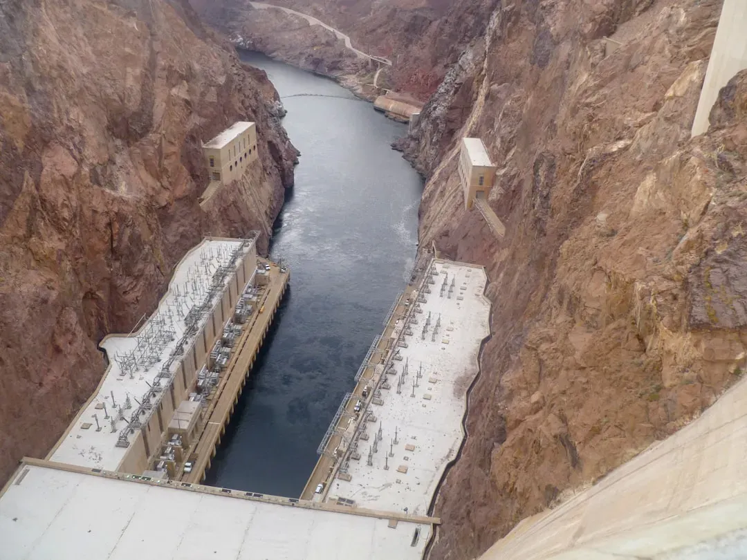 Hoover Dam Looms on the Horizon (Image Credits: Unsplash)