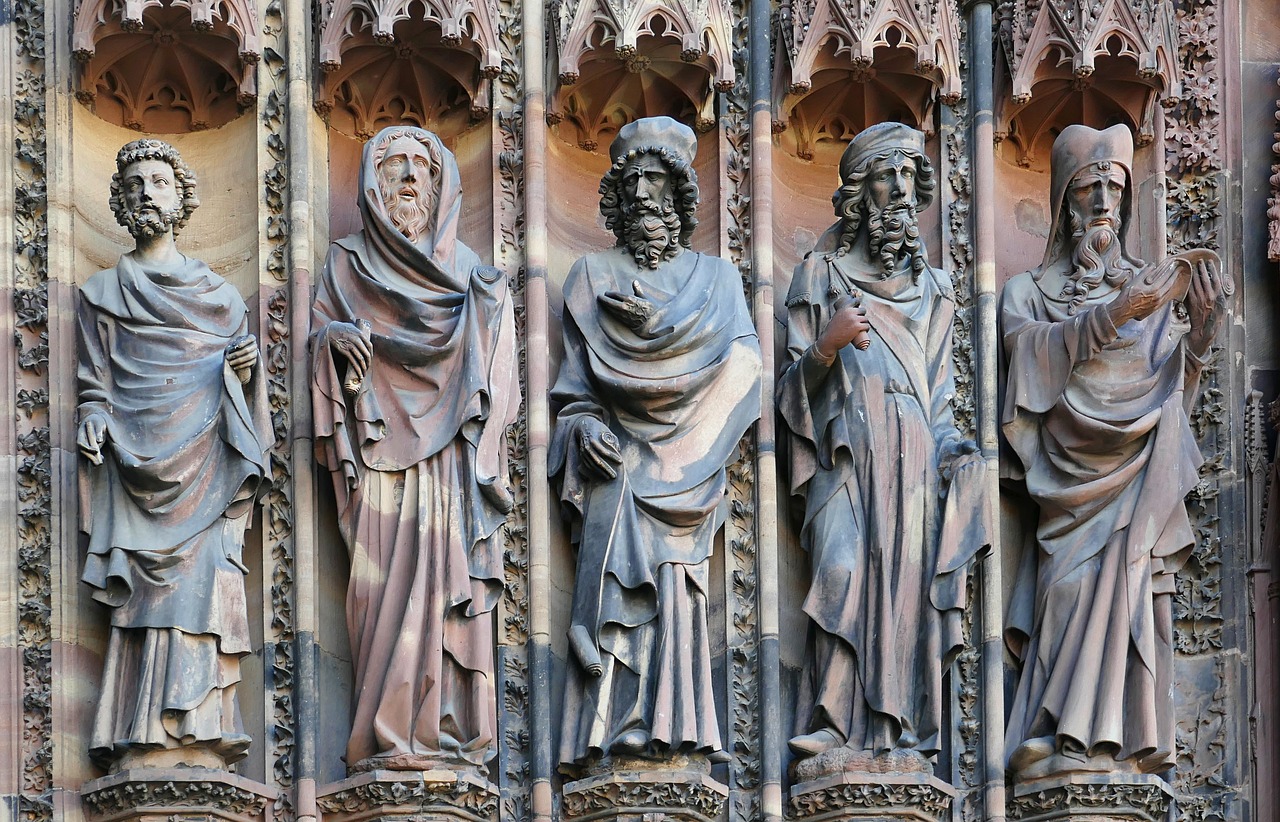 Huldah: The Prophetess Who Verified God's Word (image credits: pixabay)