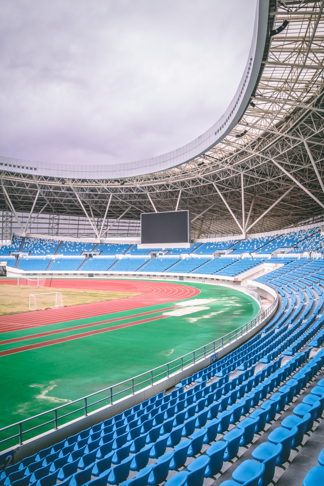 The Economic Powerhouse of American Sports (image credits: unsplash)