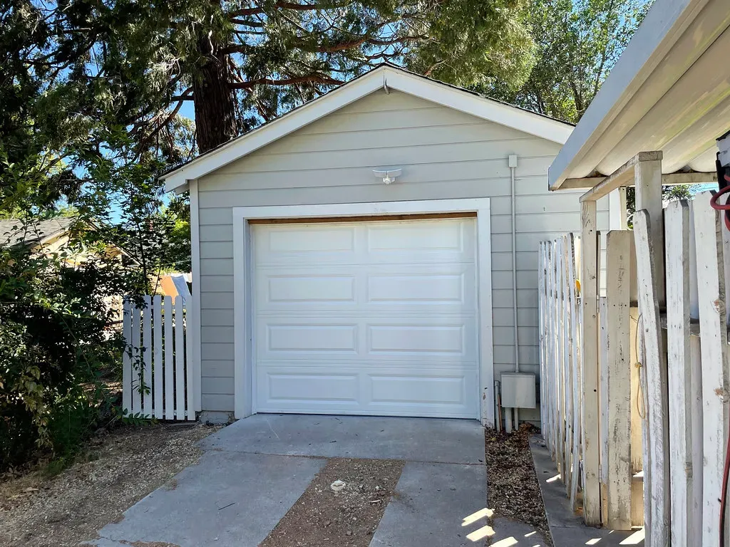 Replace Your Garage Door: The Highest ROI Upgrade You're Probably Ignoring (Image Credits: Flickr)