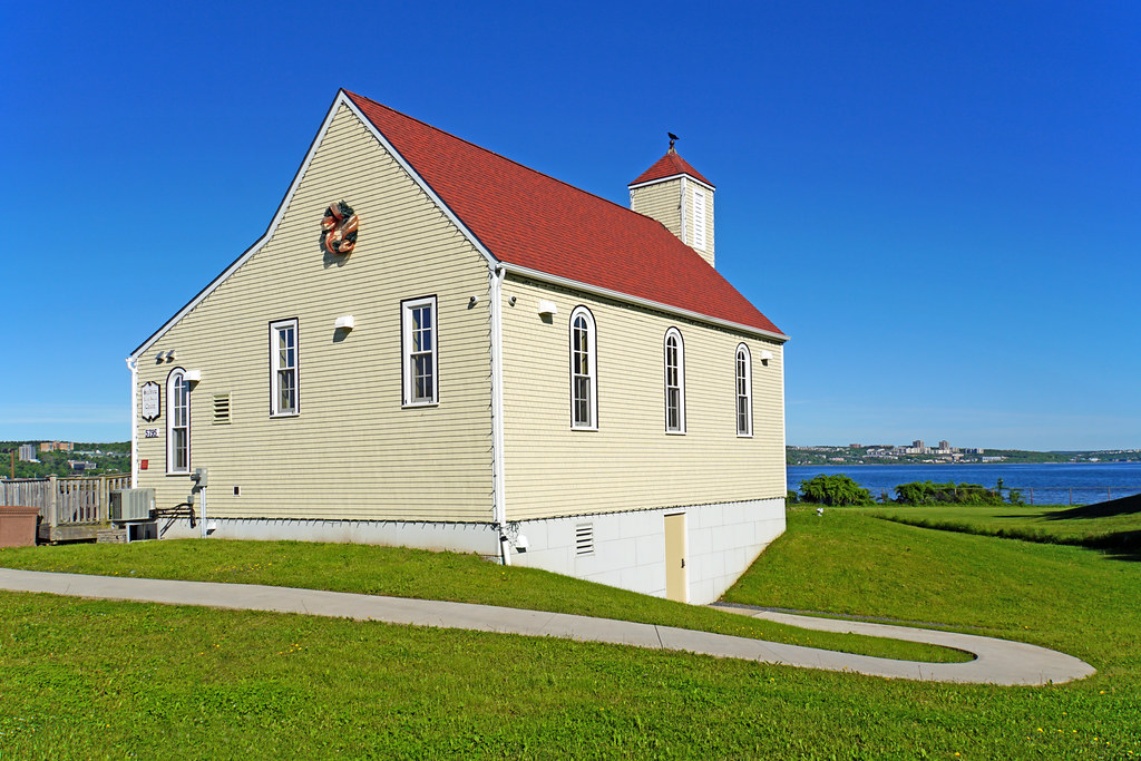 Hidden Loyalist Sites and Divided Communities (image credits: flickr)