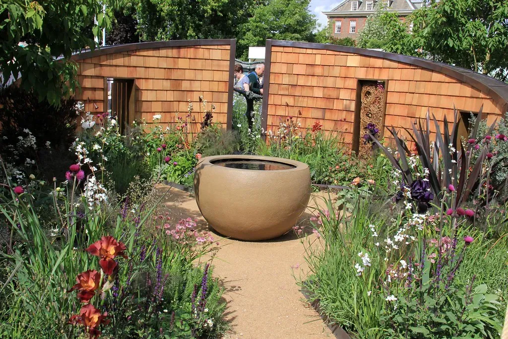 Cancer: Nurturing the Core Self (Karen Roe, Flickr, CC BY 2.0)