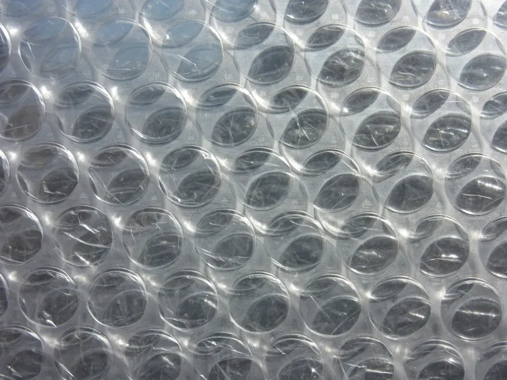 Step 2: Packing and Sealing (Image Credits: Rawpixel)