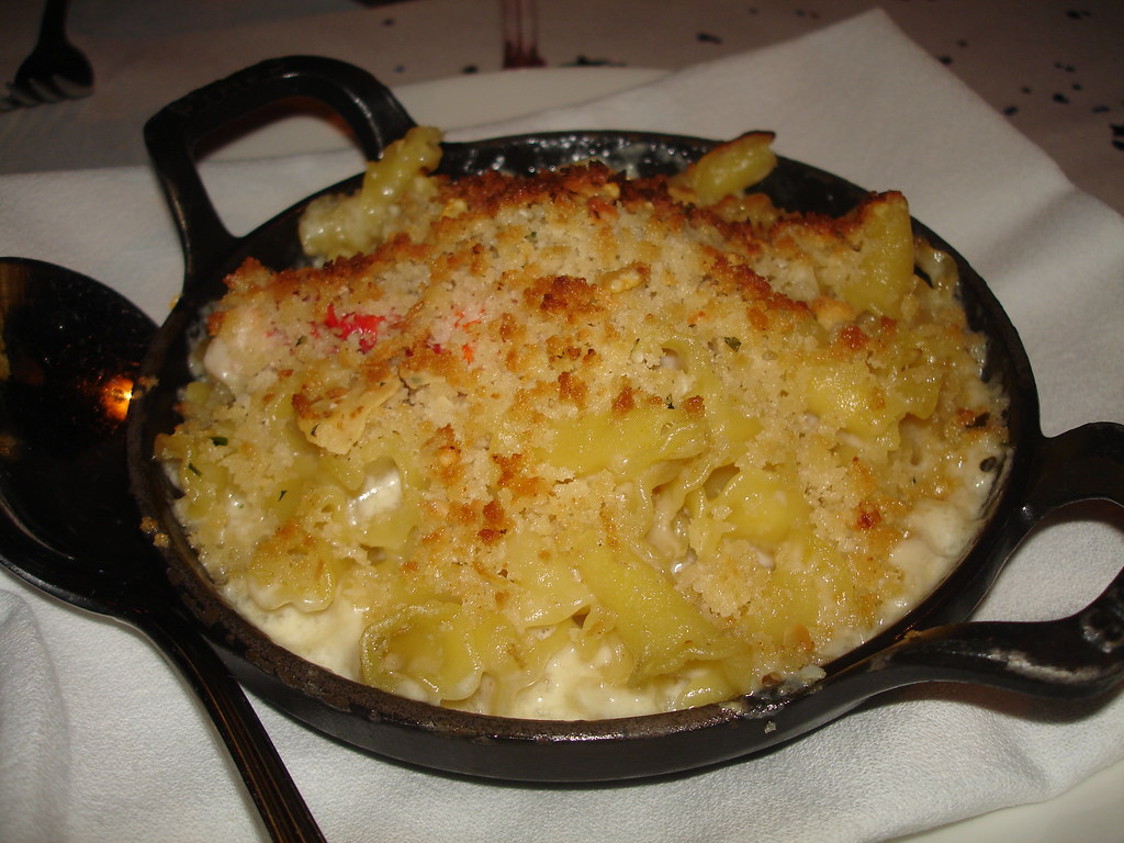 Lobster Mac and Cheese: The Ultimate Indulgence (Image Credits: Flickr)