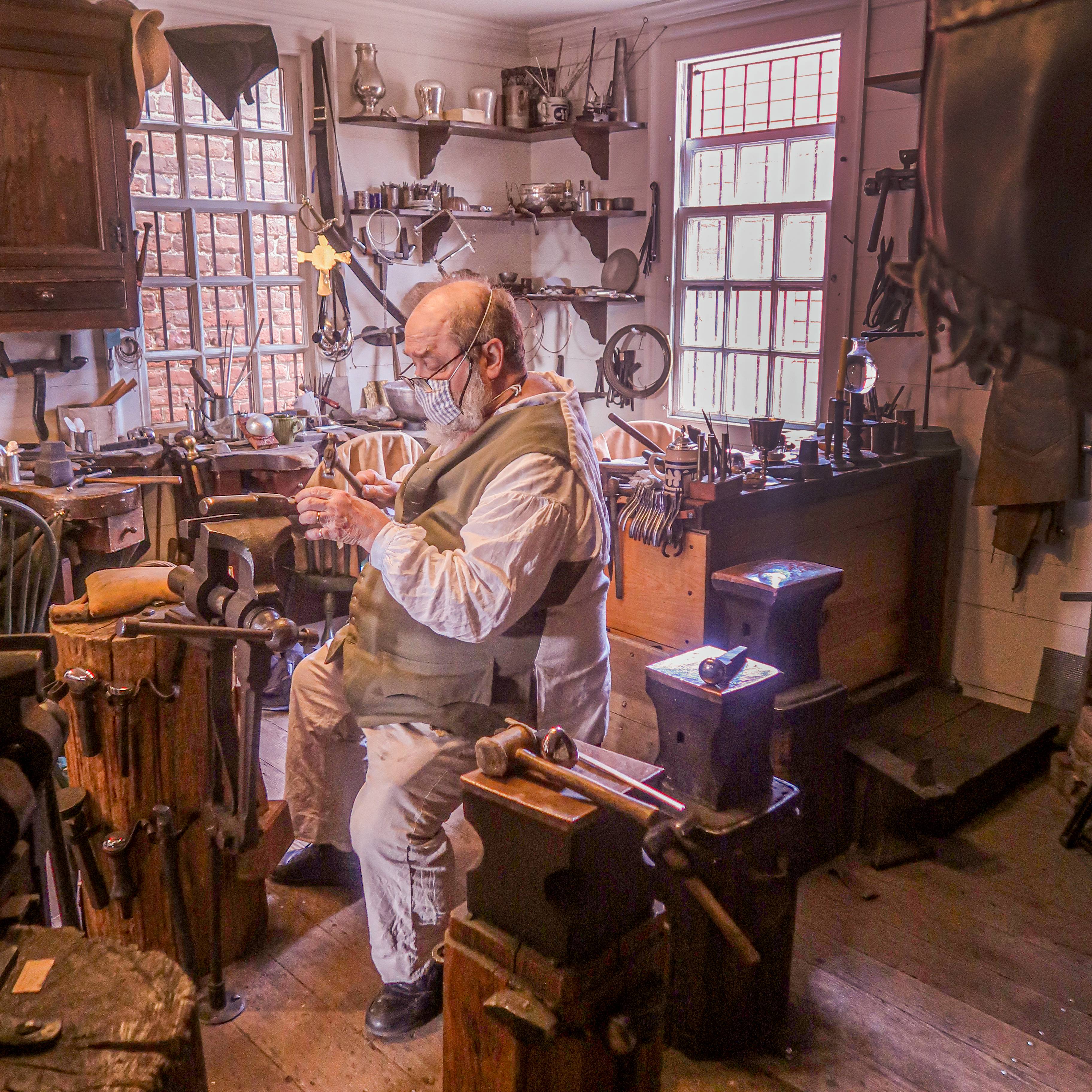 A Silversmith's Life in Colonial Boston (image credits: wikimedia)
