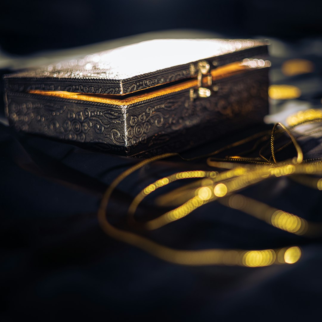 Jesse James and the Buried Outlaw Loot (image credits: unsplash)