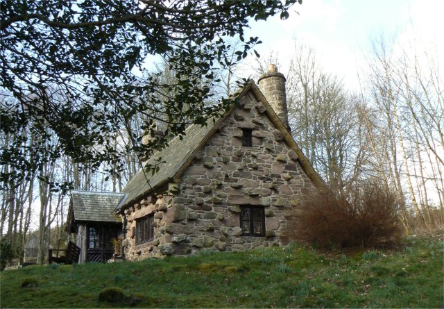 Living History in the Gingerbread Cottages (image credits: wikimedia)