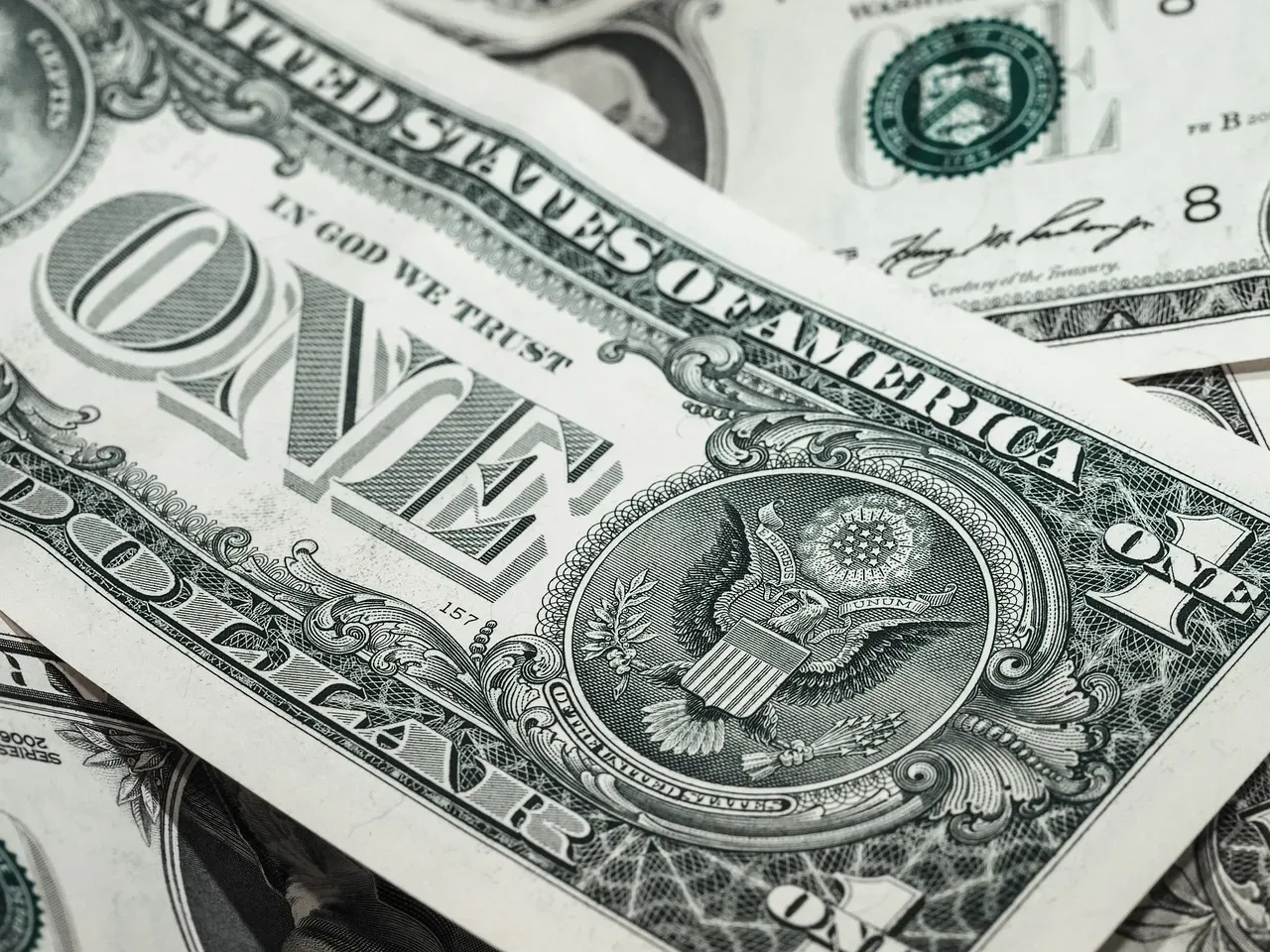 What the Data Actually Tells Us About Belief and Money Behavior (Image Credits: Pixabay)