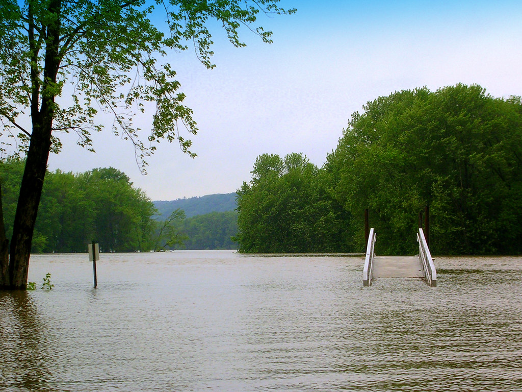 Mississippi's Infrastructure Deficits Hamper Flood Response (image credits: flickr)
