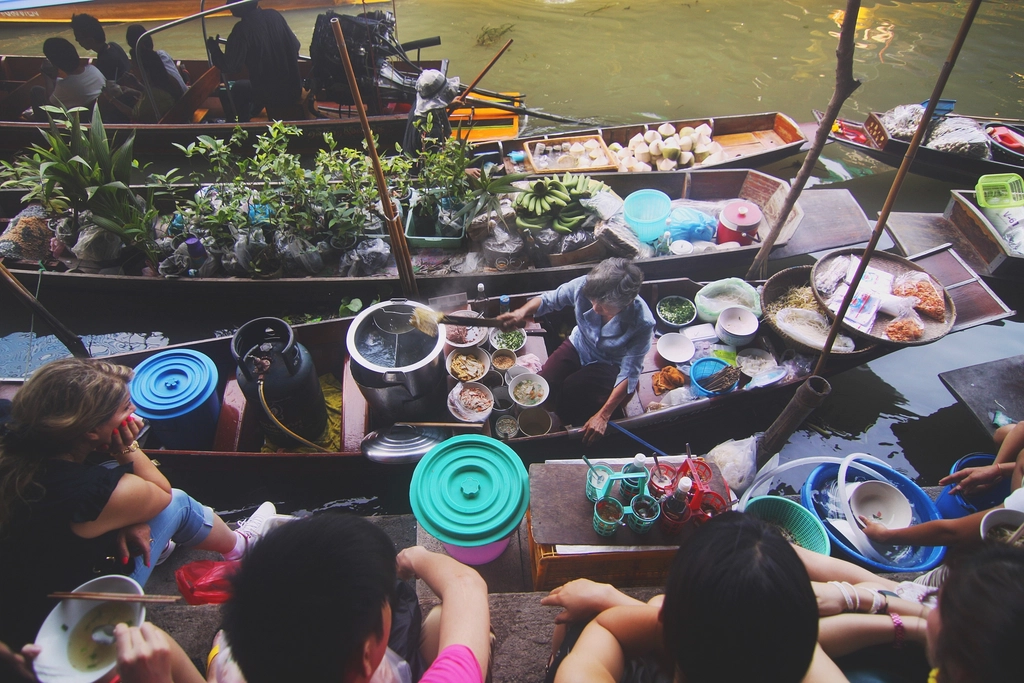 Local Sourcing: A Key Component (image credits: rawpixel)