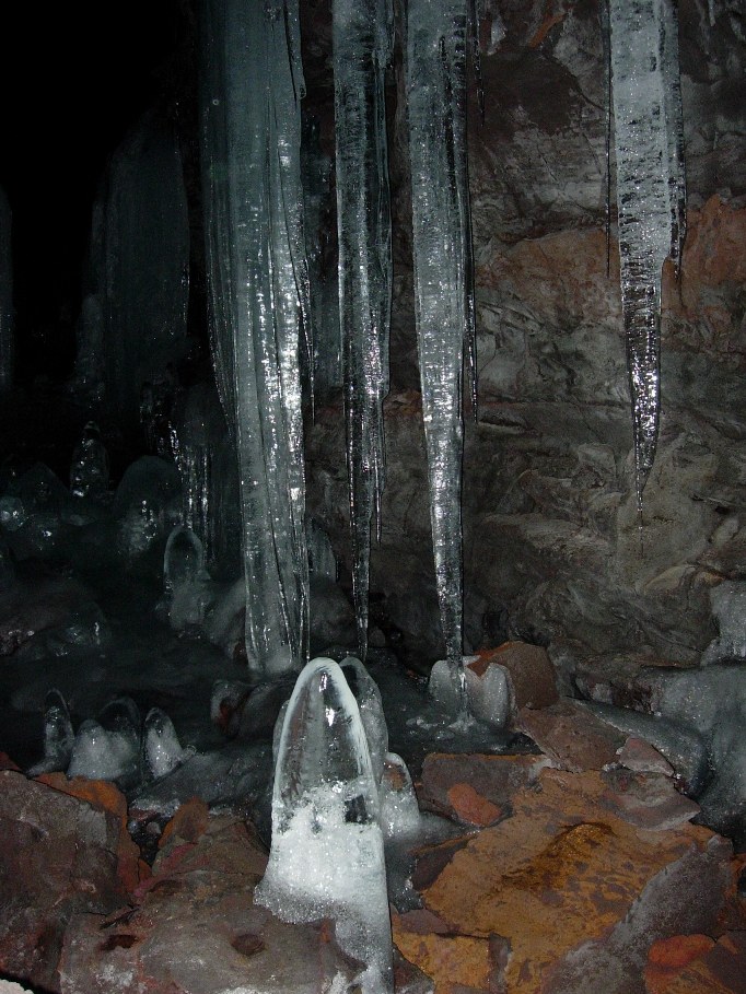 Bear Trap Cave - The Adventurer's Hidden Challenge (image credits: wikimedia)