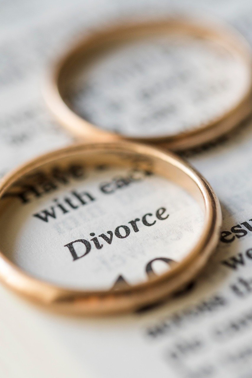 The Hidden Truth Behind Low Divorce Rates (image credits: pixabay)