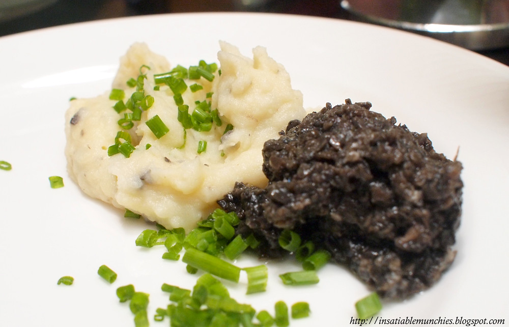 Truffle Mashed Potatoes: Earthy Perfection (Image Credits: Flickr)