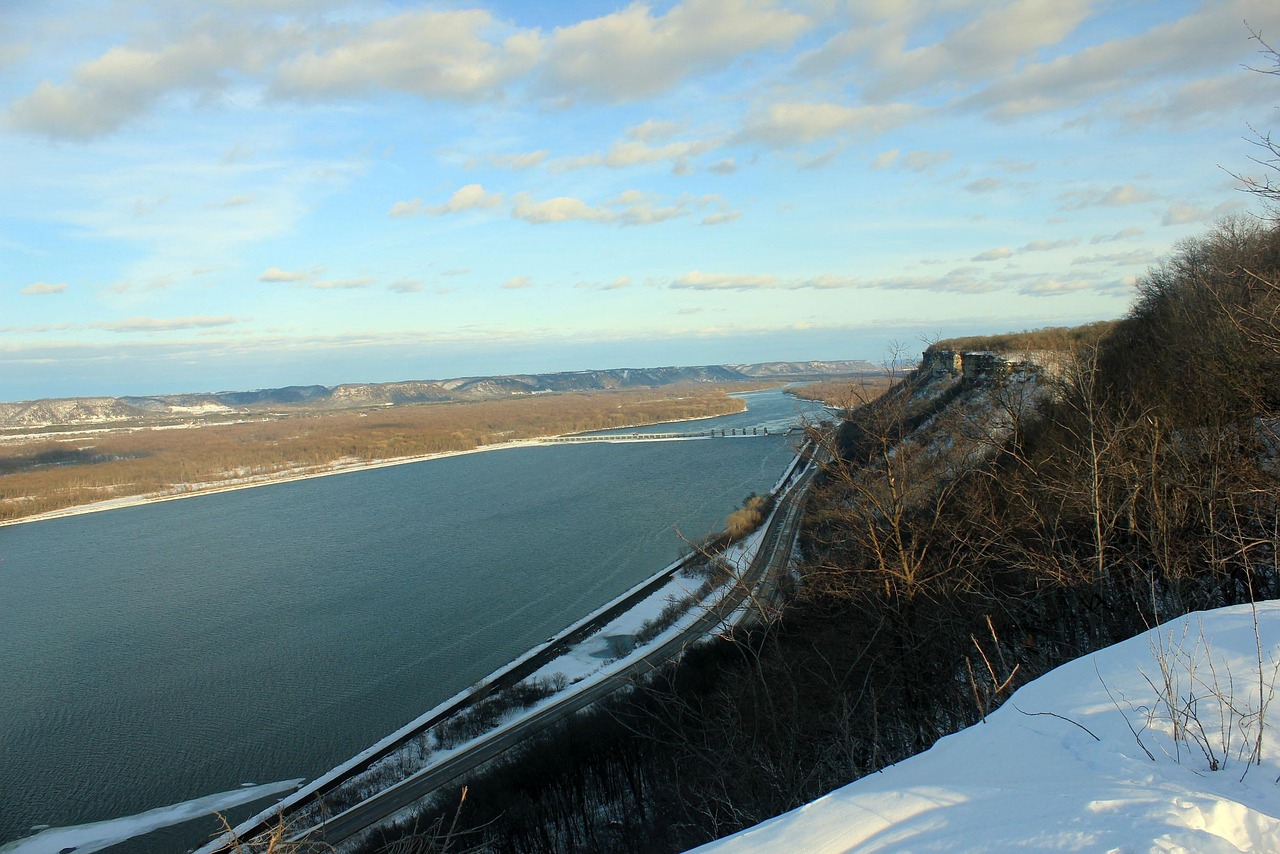 The Great River Road - Following America's Backbone (image credits: pixabay)