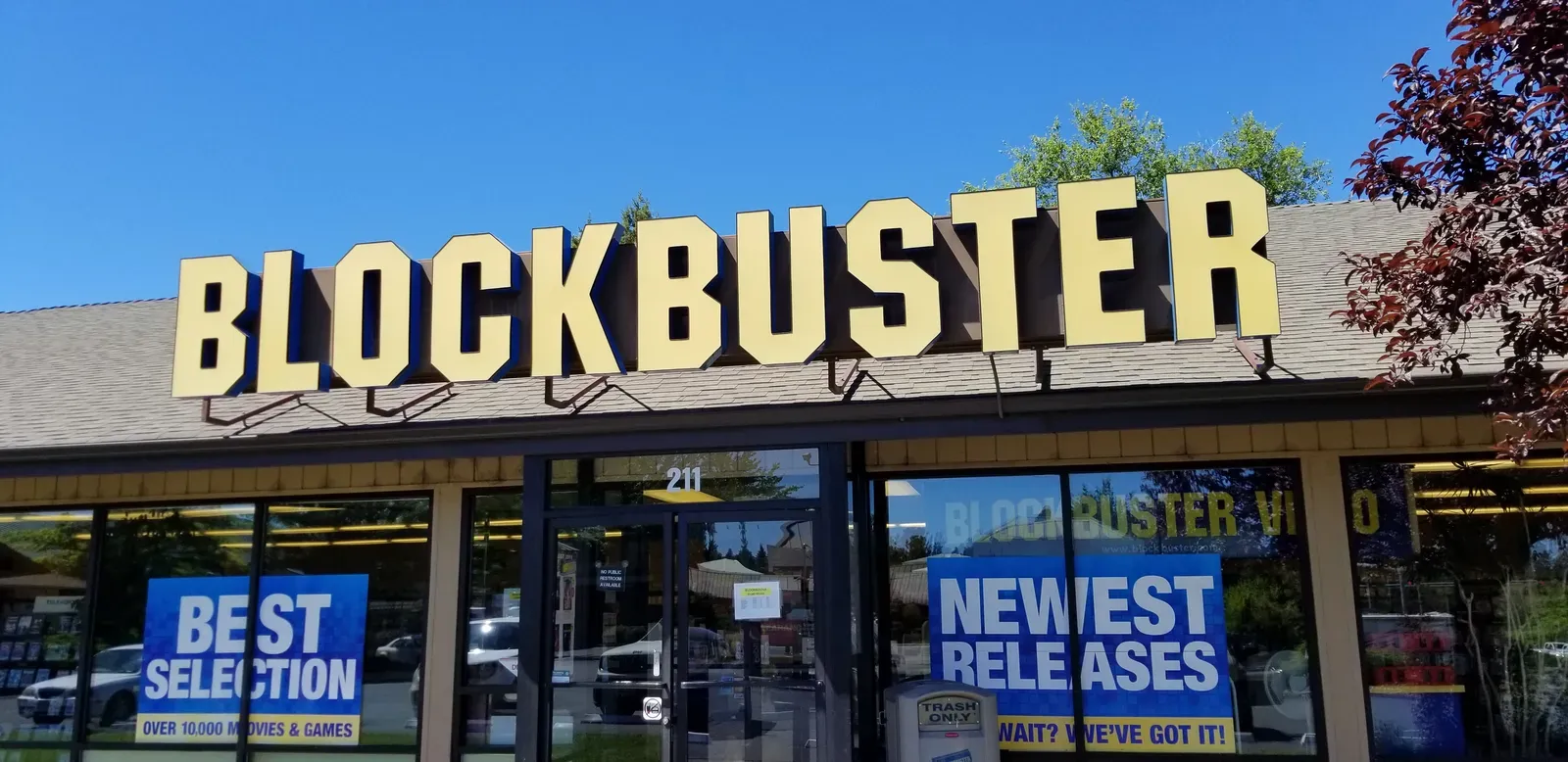 One Store Left Standing: The Last Blockbuster in Bend, Oregon (By Coasterlover1994, CC BY-SA 4.0)