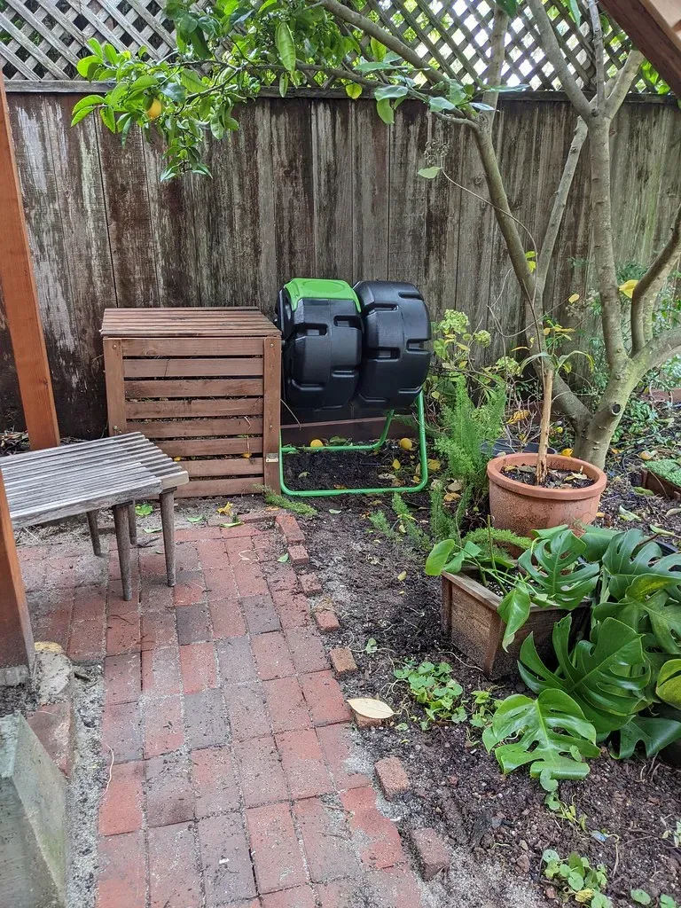 Leo: Tumbler Composting for the Showstopper (Image Credits: Flickr)