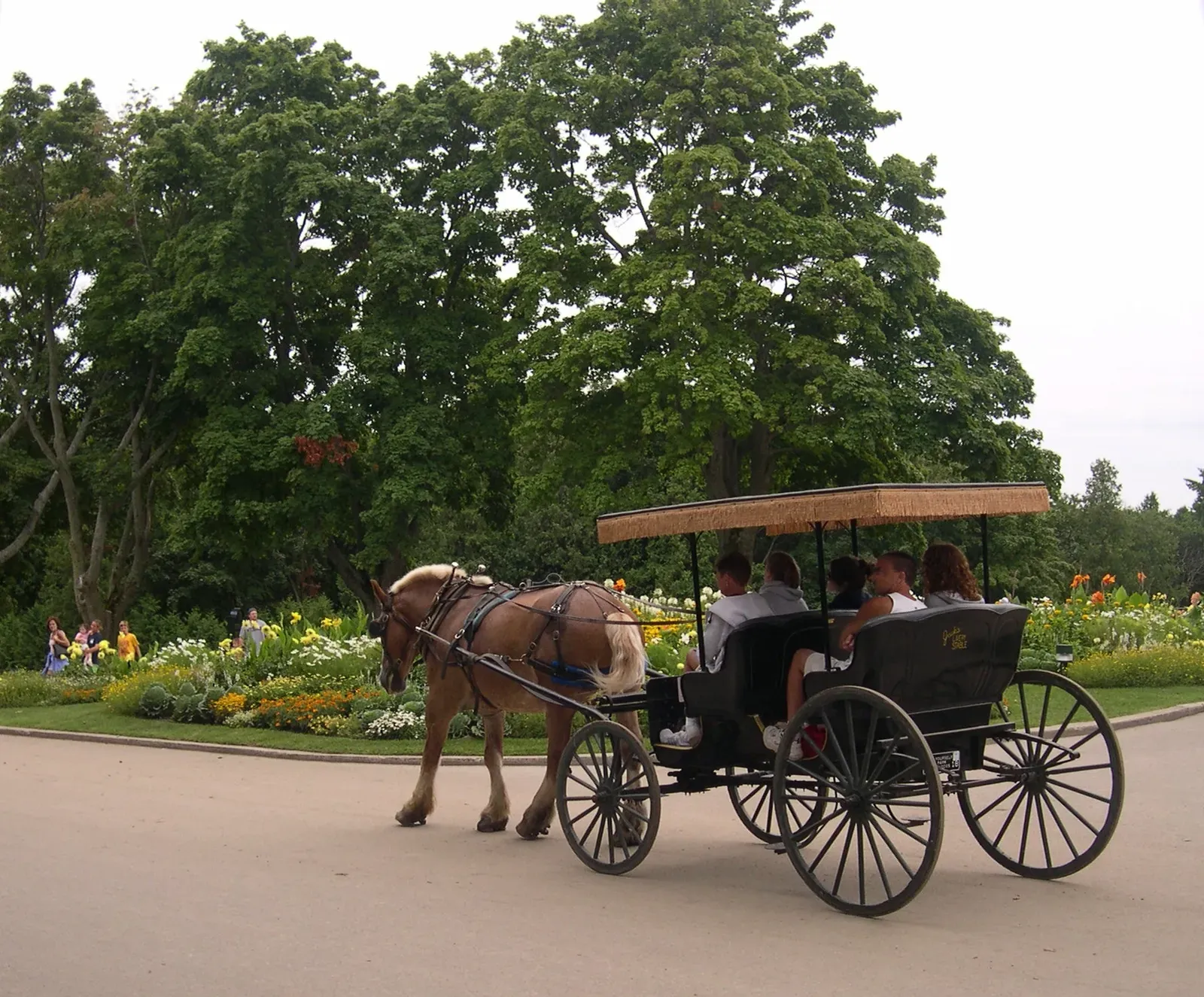 1. Mackinac Island, Michigan - Where Time Literally Stopped in 1898 (uploaded with creators permission - by Stacy Hall - User: (WT-shared) Fastestdogever at  wts wikivoyage, CC BY-SA 4.0)