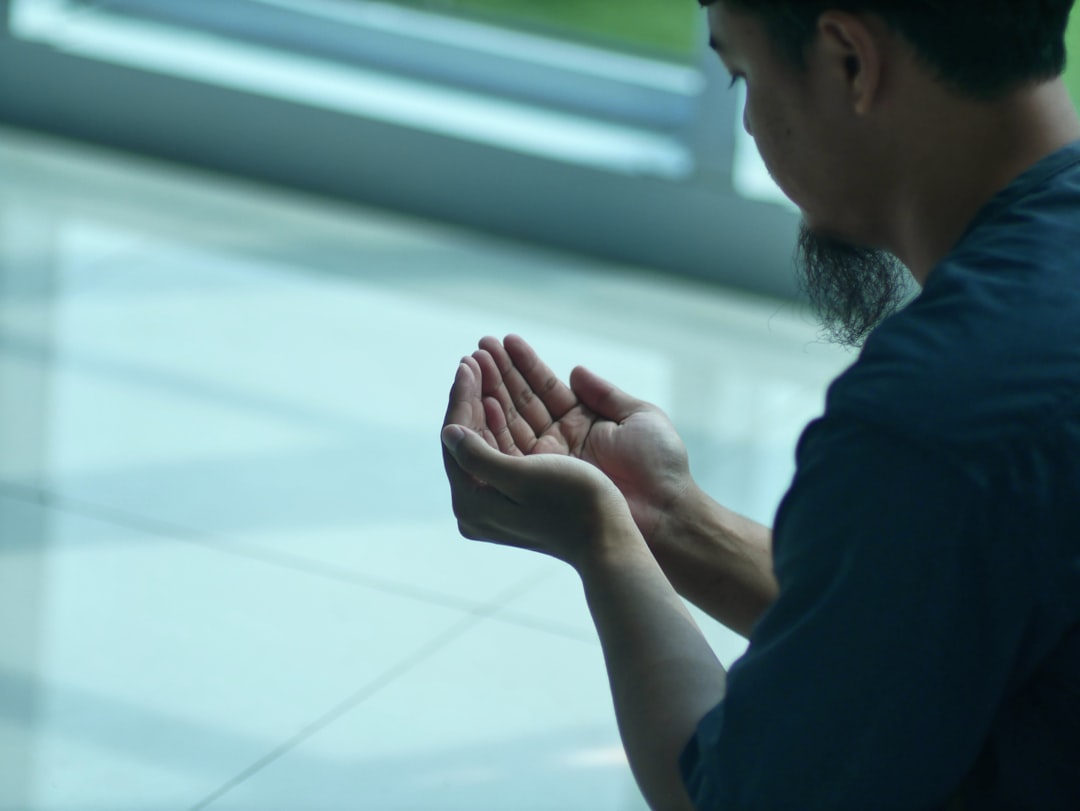 The Unexpected Comfort of Psalm 139: God Knows Your Anxious Thoughts (image credits: unsplash)
