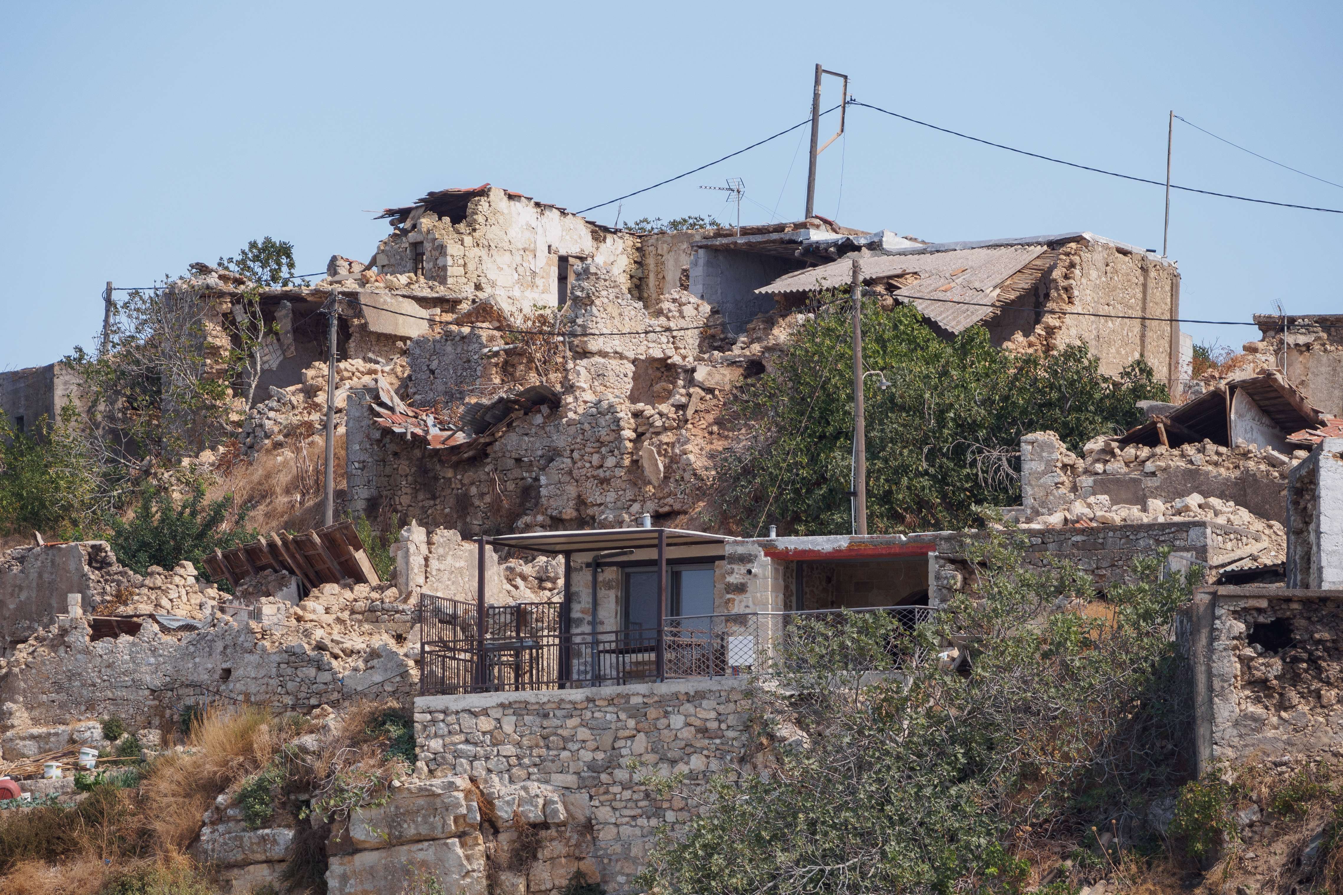 Residents Report Startling Sounds and Sensations (image credits: wikimedia)